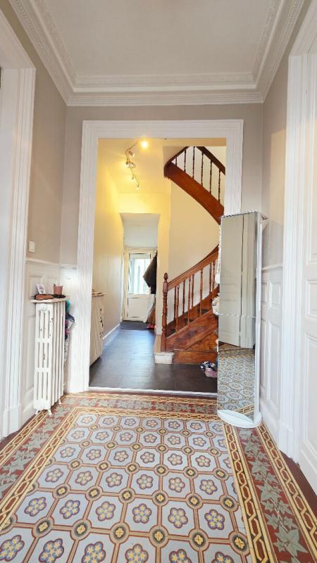 Maison - 189 m² - 8 pièces