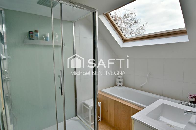 Maison - 240 m² - 7 pièces