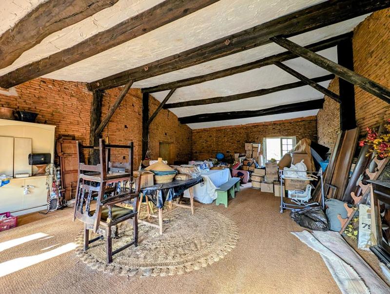 Demeure - 187 m² - 6 pièces