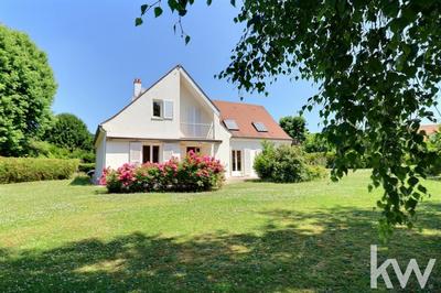 Maison - 240 m² - 9 pièces