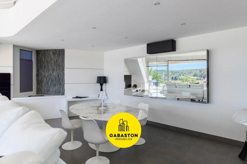 Villa - 247 m² - 5 pièces