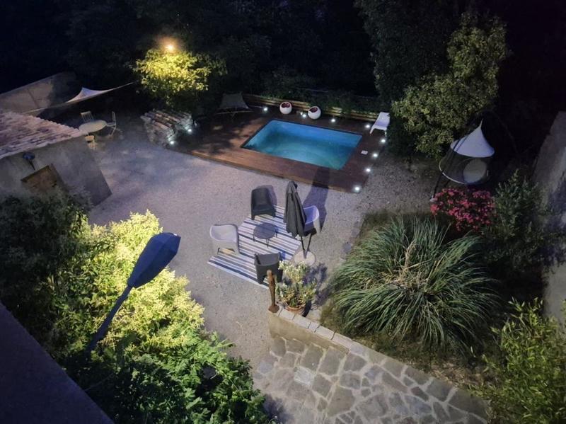 Propriété - 420 m² - 14 pièces