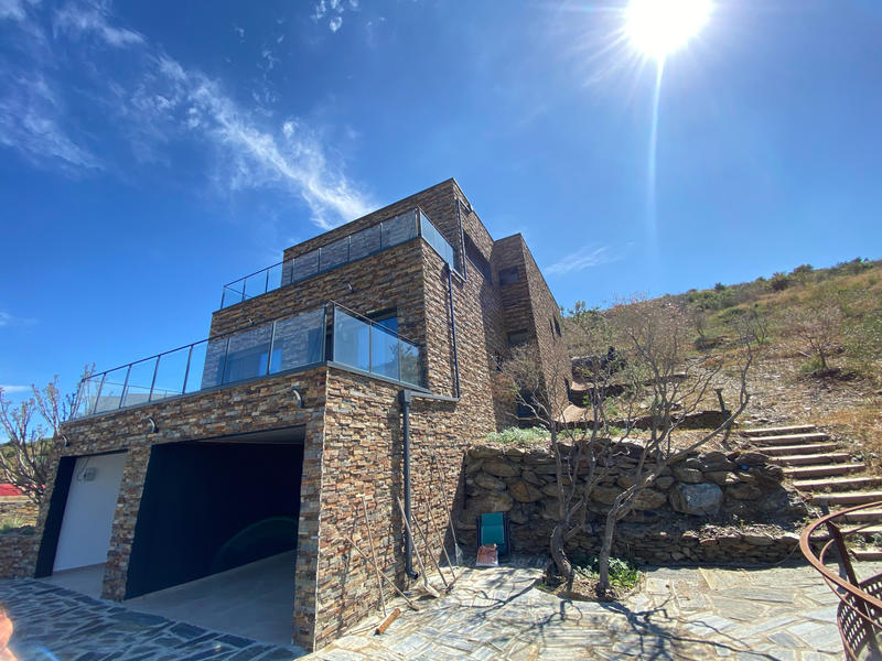 Maison - 230 m² - 5 pièces