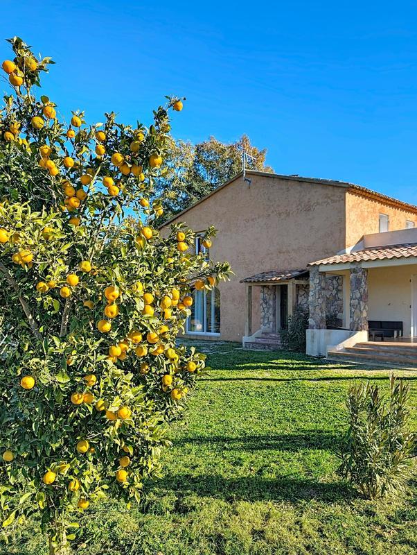 Maison - 274 m² - 9 pièces