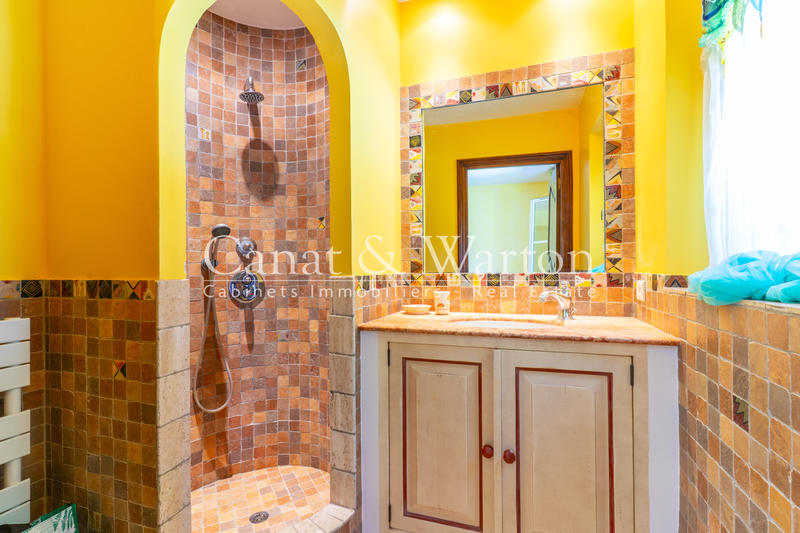 Villa - 200 m² - 5 pièces