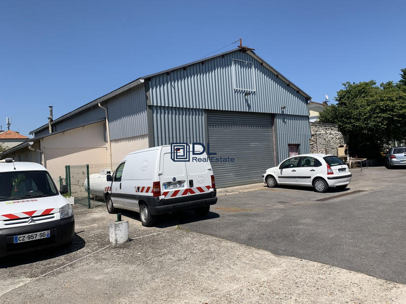 Entrepôt - 450 m²