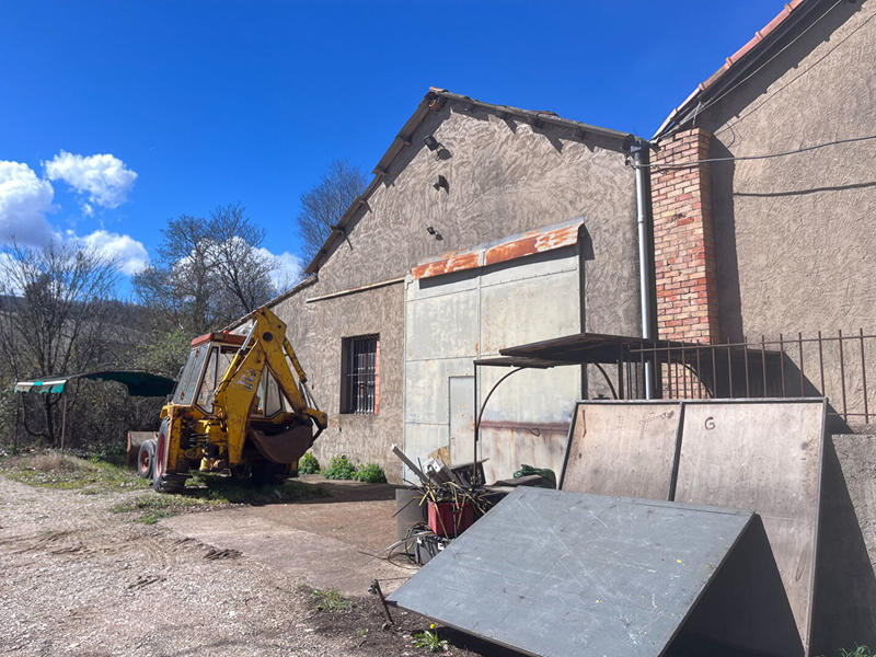 Entrepôt - 220 m² - 3 pièces