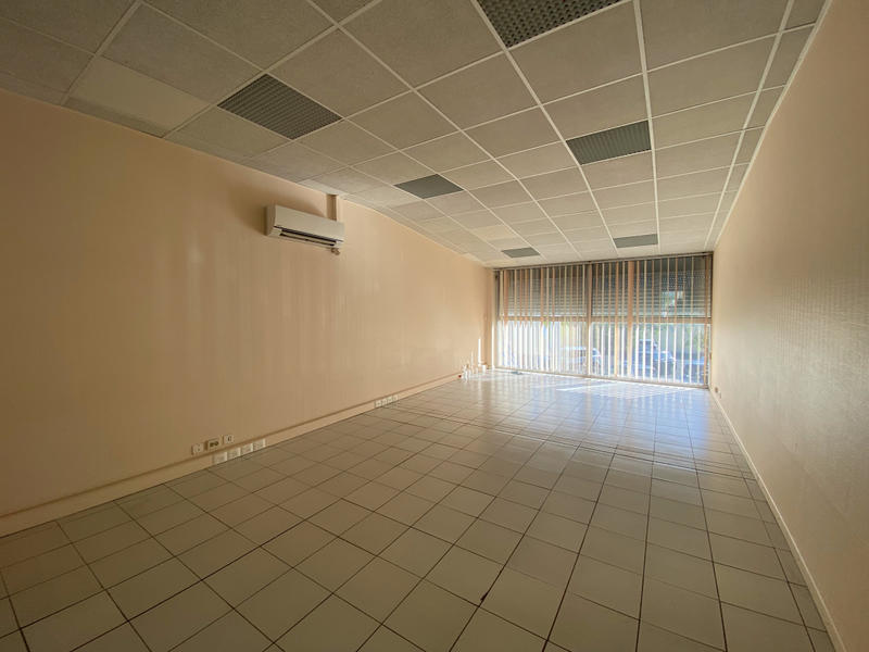 Bureau - 239 m²