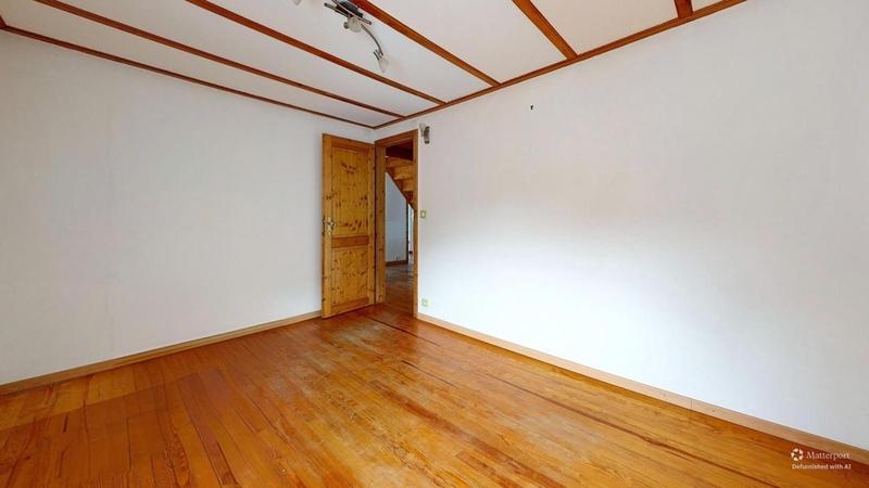 Maison traditionnelle - 224 m² - 7 pièces