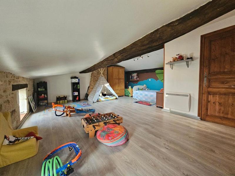 Maison - 202 m² - 6 pièces