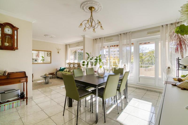 Appartement - 106 m² - 5 pièces