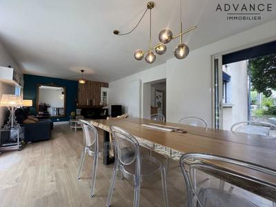 Château - 102 m² - 5 pièces