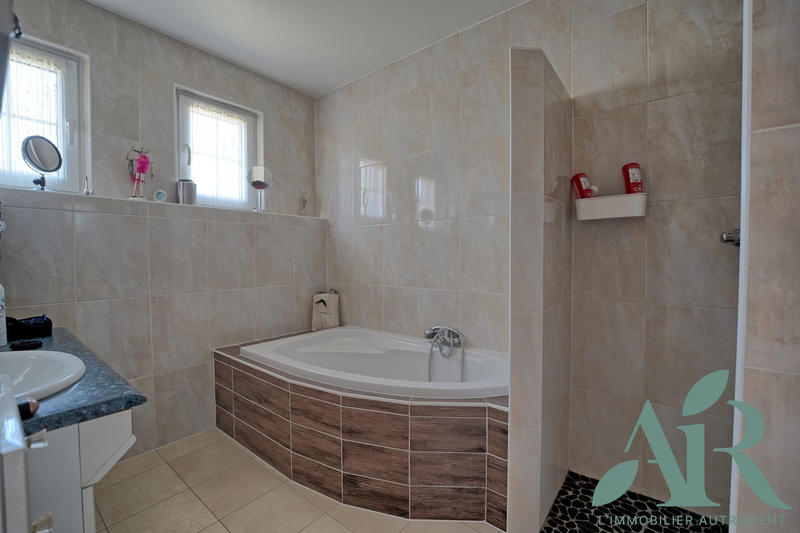 Maison - 135 m² - 6 pièces