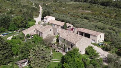 Propriété - 700 m²