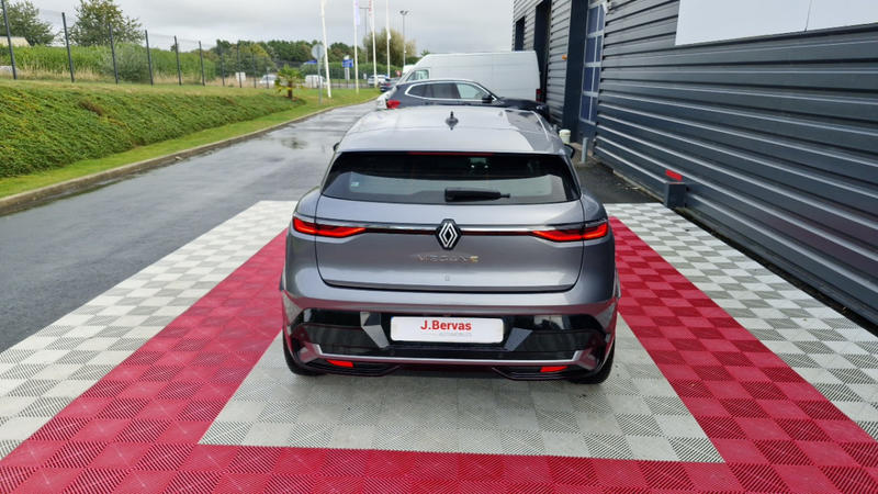 Renault Mégane E-Tech Ev60 220 Ch Optimum Charge Equilibre