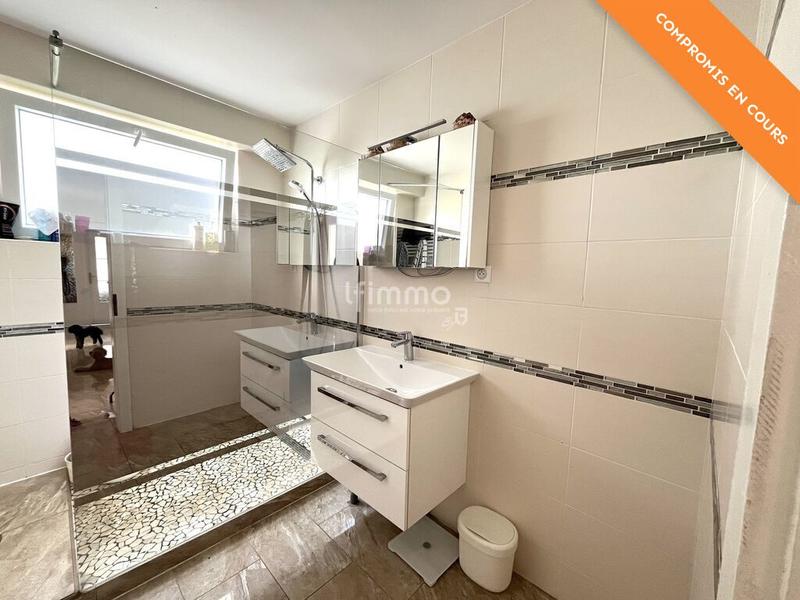 Maison - 252 m² - 10 pièces