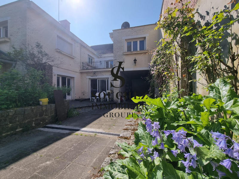 Maison - 283 m² - 11 pièces