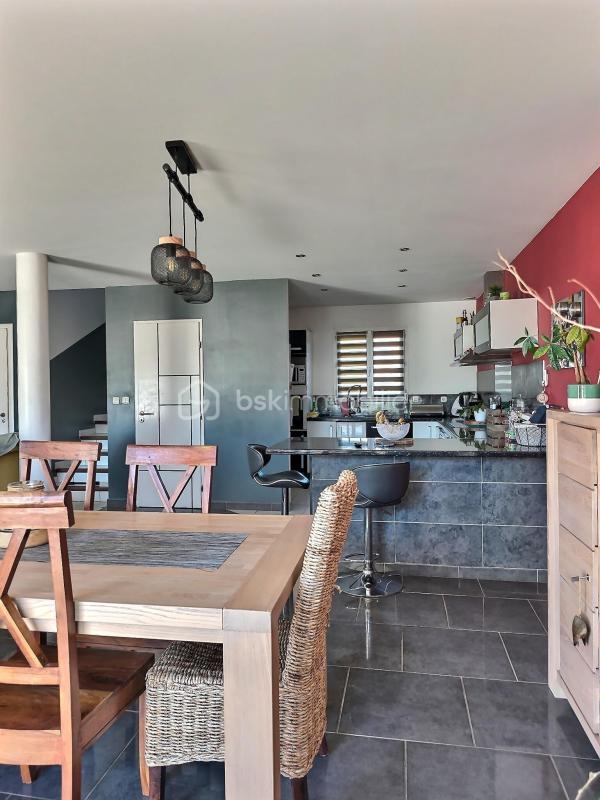 Maison traditionnelle - 163 m² - 5 pièces