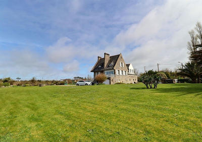 Maison - 311 m² - 10 pièces