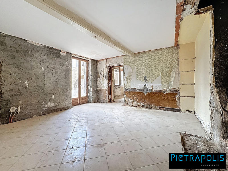 Maison ancienne - 160 m² - 3 pièces