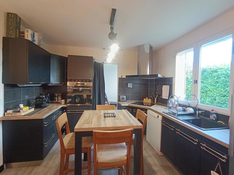 Maison - 93 m² - 4 pièces