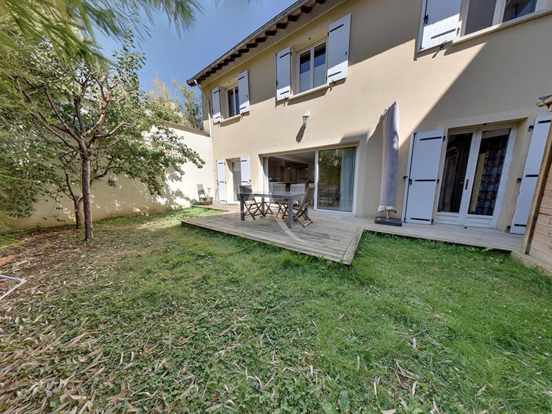 Maison - 183 m² - 8 pièces