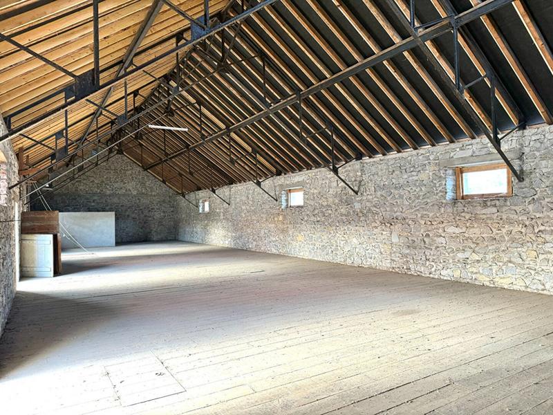 Maison - 302 m² - 6 pièces