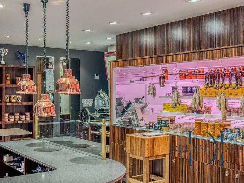 Fonds de commerce - 121 m²