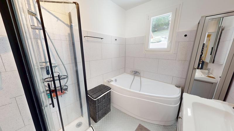 Maison - 280 m² - 8 pièces