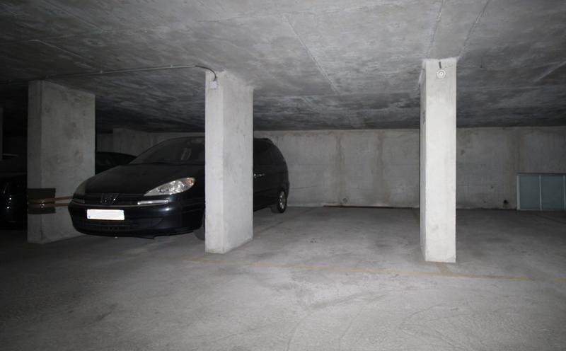 Parking / Garage - 12 m²