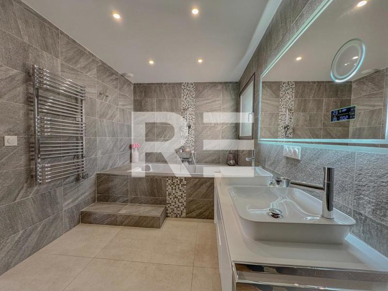 Villa - 150 m² - 5 pièces