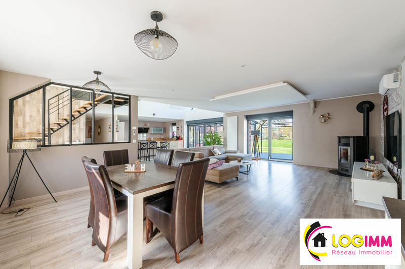 Maison - 256 m² - 7 pièces