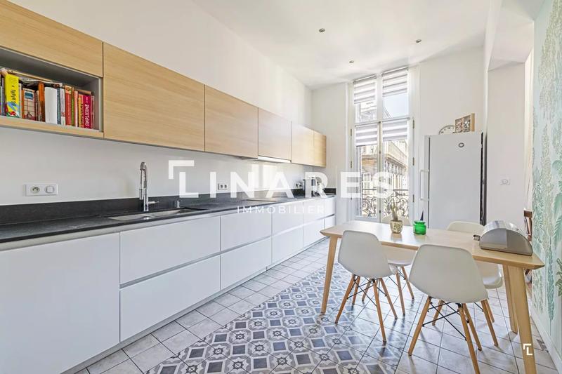 Appartement - 221 m² - 5 pièces