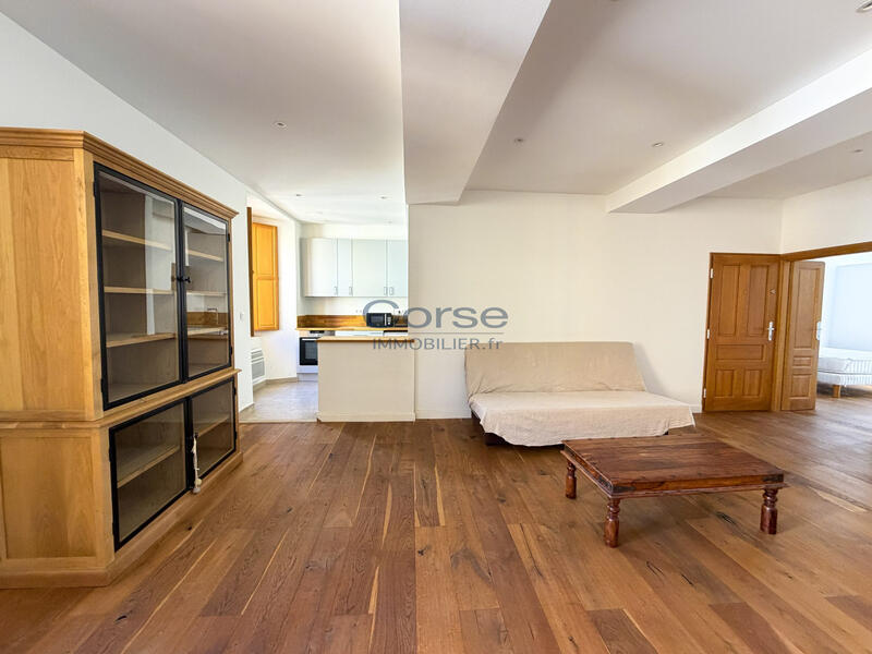 Appartement - 79 m² - 3 pièces