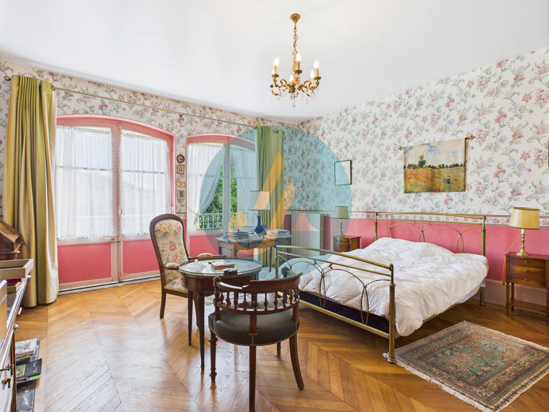 Maison - 169 m² - 7 pièces