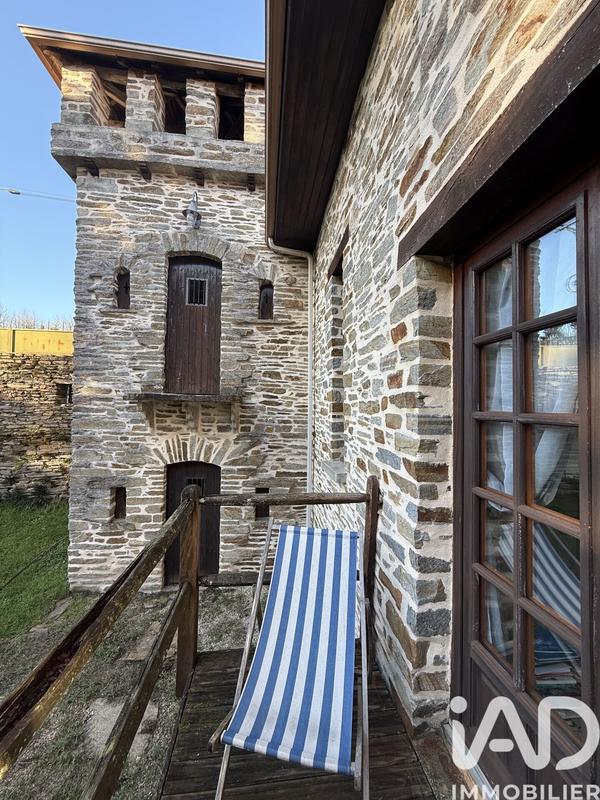 Maison - 347 m² - 7 pièces