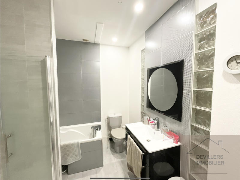 Appartement - 95 m² - 3 pièces