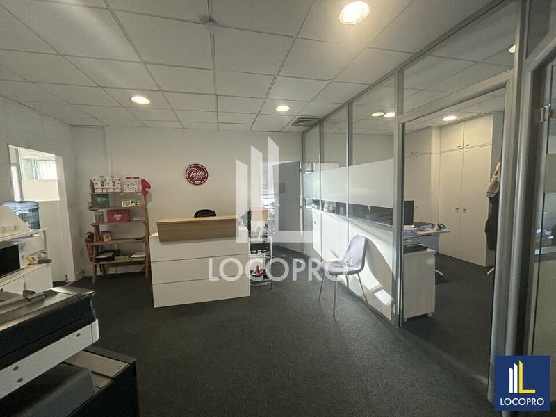 Bureau - 75 m²