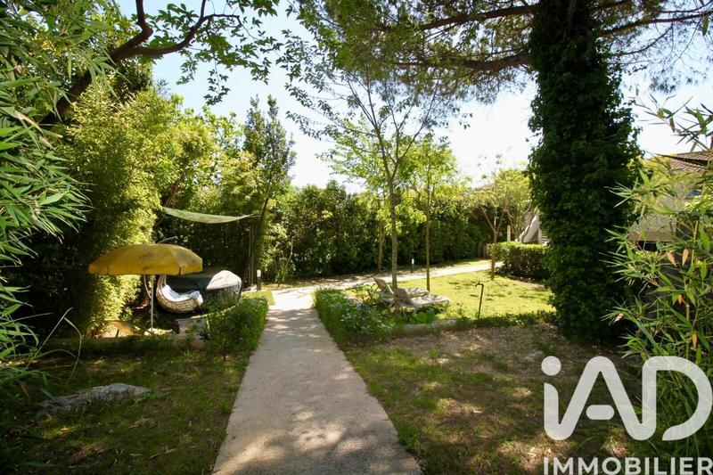 Maison - 235 m² - 7 pièces