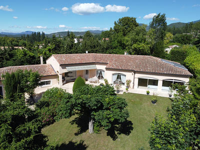 Maison - 170 m² - 7 pièces