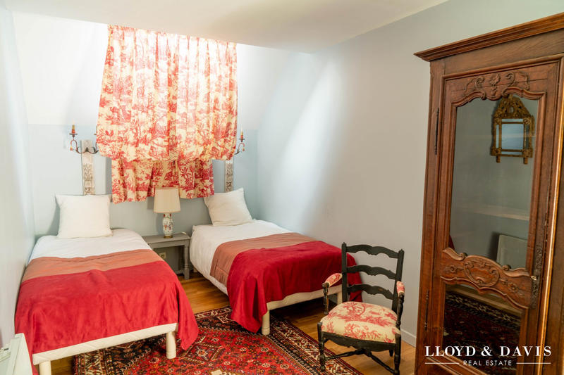 Viager - Manoir - 355 m² - 16 pièces