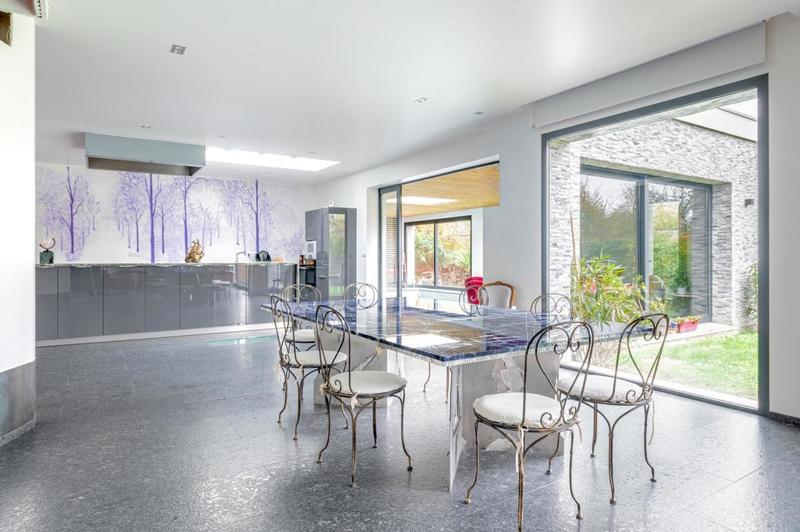 Maison d'architecte - 325 m² - 7 pièces