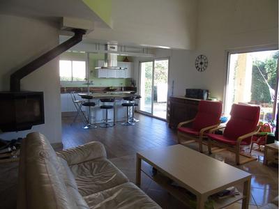 Maison traditionnelle - 210 m² - 8 pièces