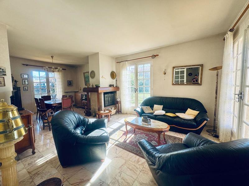 Maison - 182 m² - 7 pièces