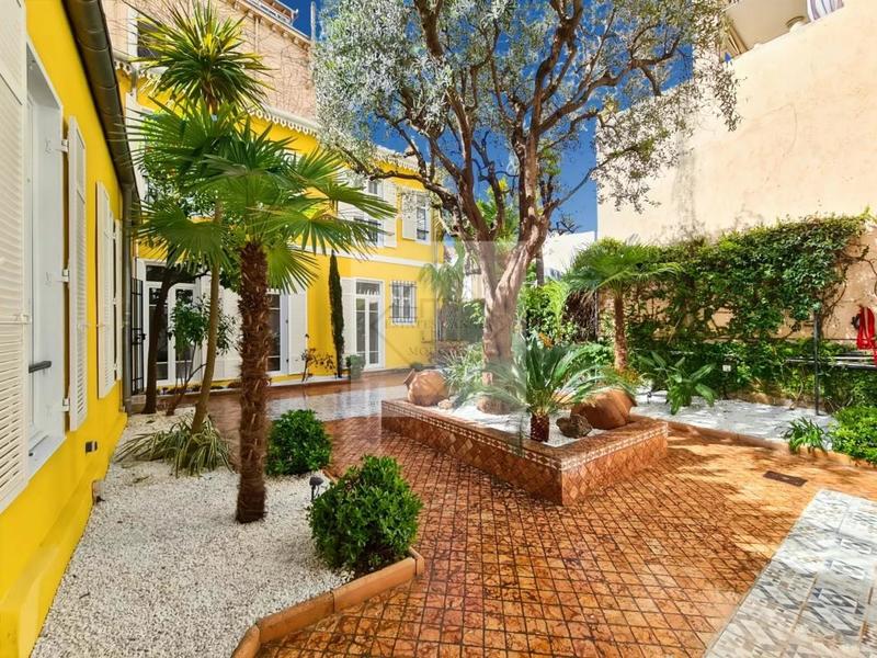 Maison de ville - 131 m² - 4 pièces