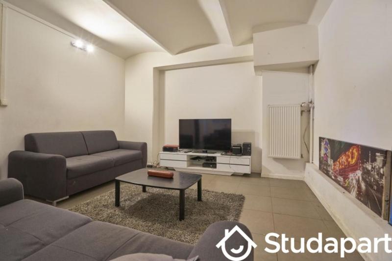 Chambre - 9 m² - 1 pièce