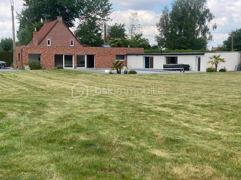 Propriété - 280 m² - 7 pièces