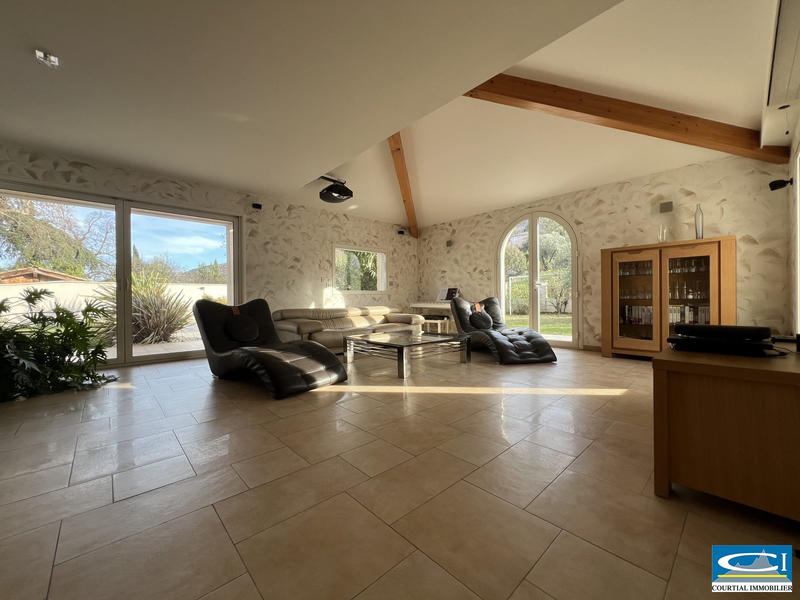 Villa - 189 m² - 7 pièces