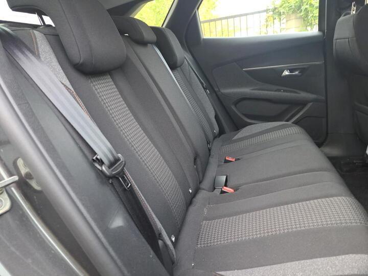 Peugeot 3008 II (2) 1.5 Bluehdi 130 s&amp;S Active Pack Eat8
