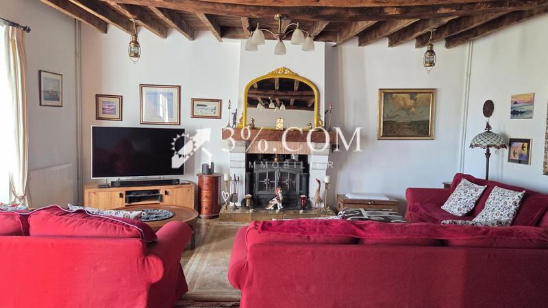 Maison en pierre - 202 m² - 9 pièces